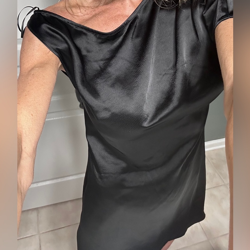 NWT ANNA QUAN ASYMMETRICAL OFF-SHOULDER SATIN MINI BLACK DRESS SIZE 4 - Picture 4 of 14